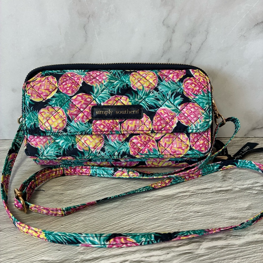 NWOT Simply Southern Quilted Crossbody Wristlet Phone Pineapple Bag